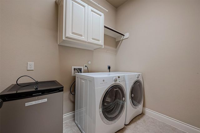 5810 Emmit Creek Lane, Sugar Land, TX 77479