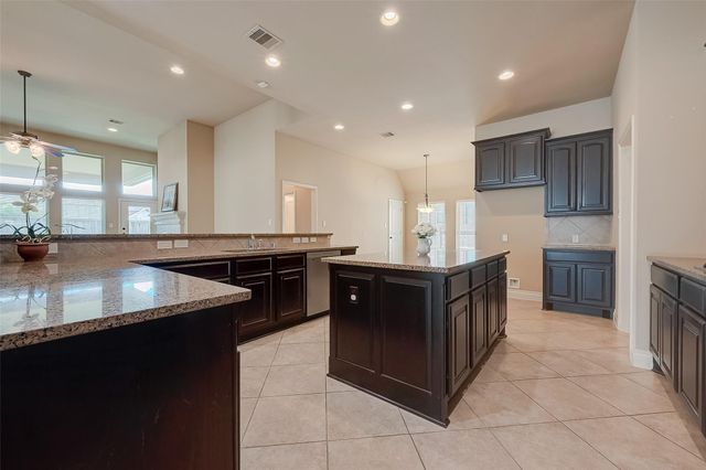 5810 Emmit Creek Lane, Sugar Land, TX 77479