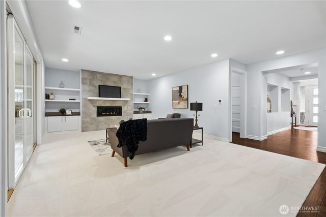 8023 173rd Avenue E, Sumner, WA 98390