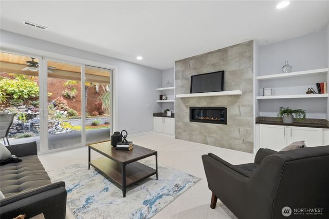 8023 173rd Avenue E, Sumner, WA 98390