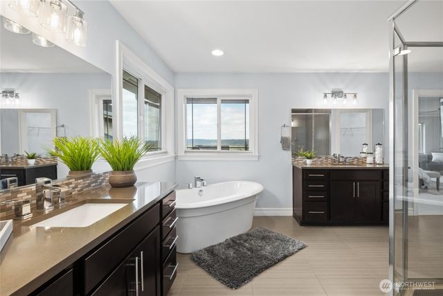 8023 173rd Avenue E, Sumner, WA 98390