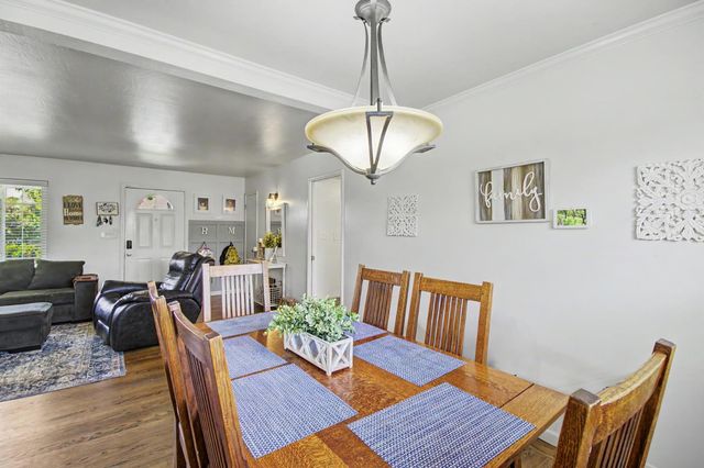 7039 Demaret Dr, Sacramento, CA 95822
