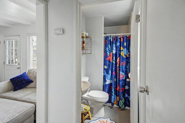 7039 Demaret Dr, Sacramento, CA 95822