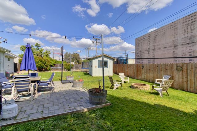 7039 Demaret Dr, Sacramento, CA 95822