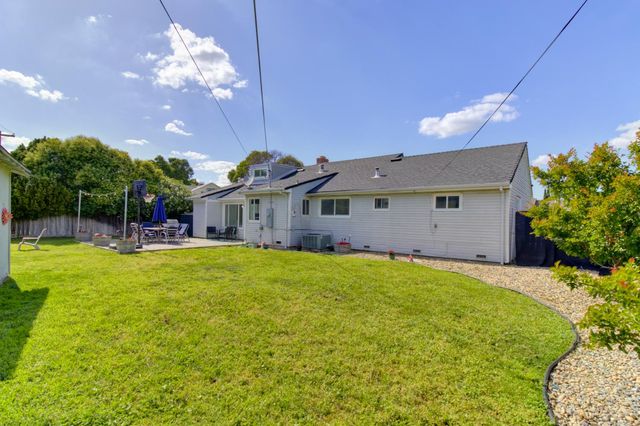 7039 Demaret Dr, Sacramento, CA 95822