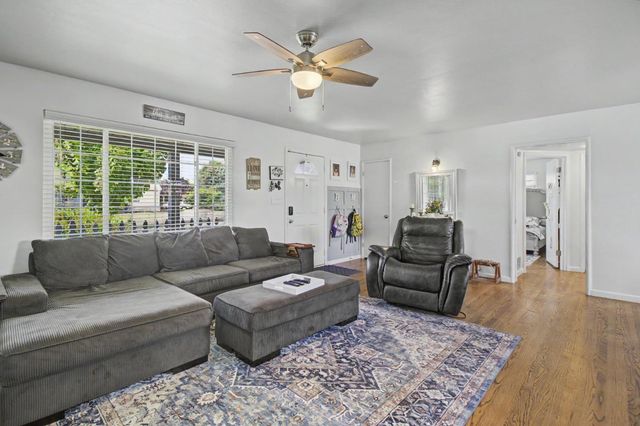 7039 Demaret Dr, Sacramento, CA 95822