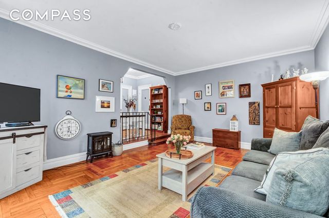 350 Cabrini Blvd Apt 6N, New York City, NY 10040