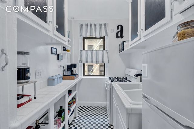 350 Cabrini Blvd Apt 6N, New York City, NY 10040