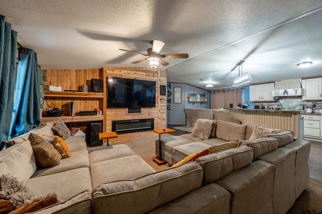 17061 County Road 4188, Lindale, TX 75771