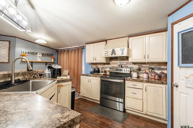 17061 County Road 4188, Lindale, TX 75771