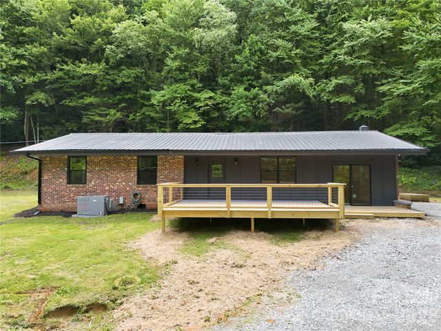 30 Top Of The Mountain Road, Hendersonville, NC 28739