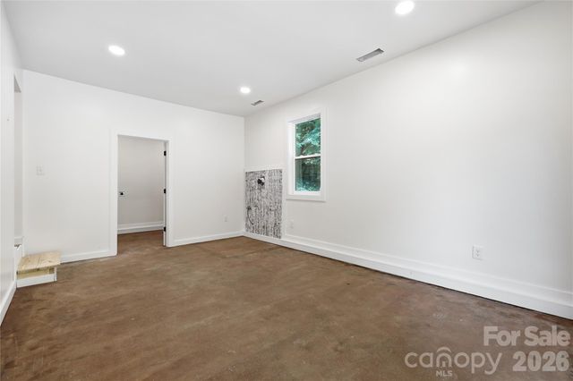 30 Top Of The Mountain Road, Hendersonville, NC 28739