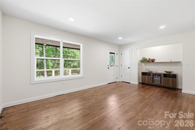 30 Top Of The Mountain Road, Hendersonville, NC 28739