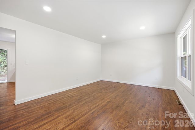 30 Top Of The Mountain Road, Hendersonville, NC 28739