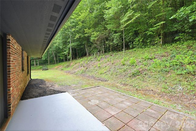 30 Top Of The Mountain Road, Hendersonville, NC 28739