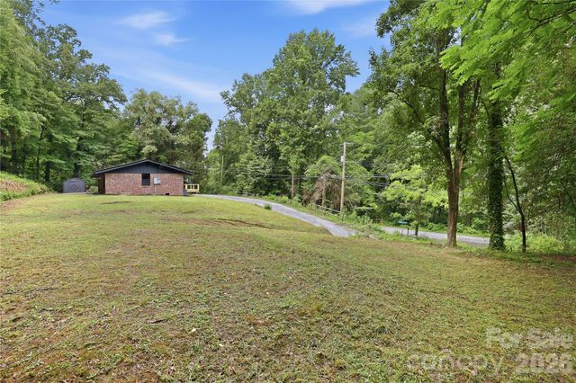 30 Top Of The Mountain Road, Hendersonville, NC 28739