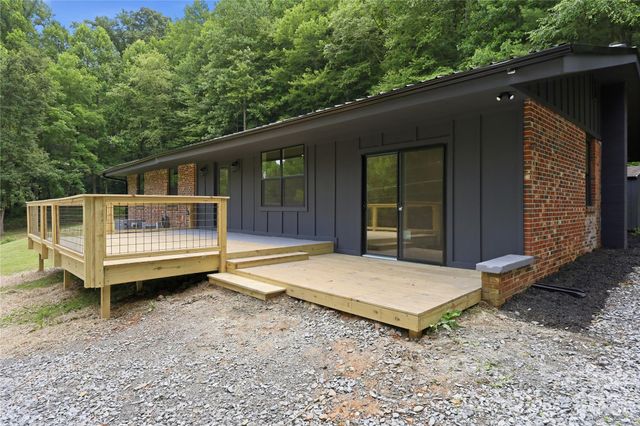 30 Top Of The Mountain Road, Hendersonville, NC 28739