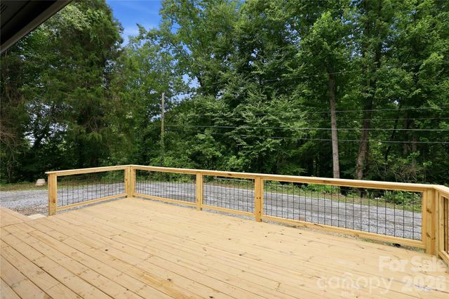 30 Top Of The Mountain Road, Hendersonville, NC 28739