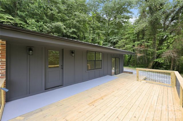 30 Top Of The Mountain Road, Hendersonville, NC 28739