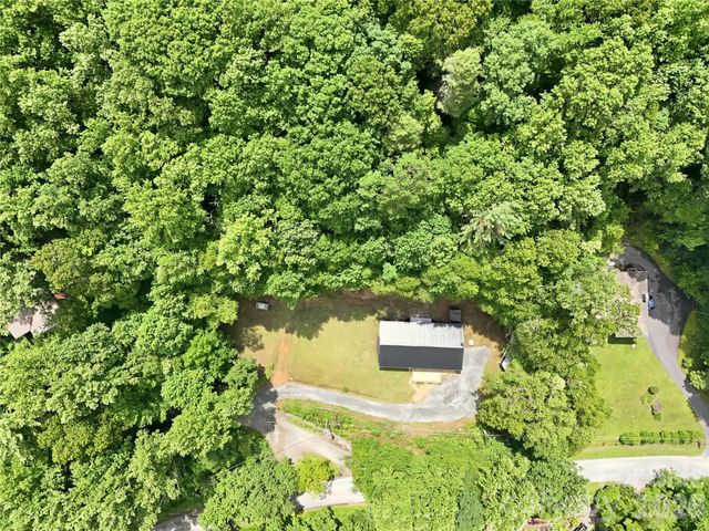 30 Top Of The Mountain Road, Hendersonville, NC 28739