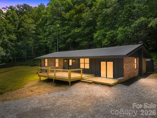 30 Top Of The Mountain Road, Hendersonville, NC 28739