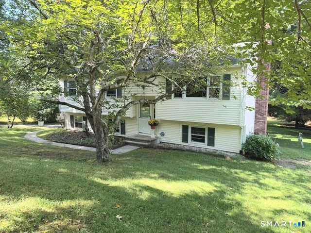 75 Starrs Plain Road, Danbury, CT 06810