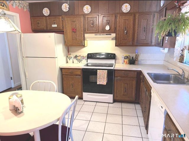 75 Starrs Plain Road, Danbury, CT 06810