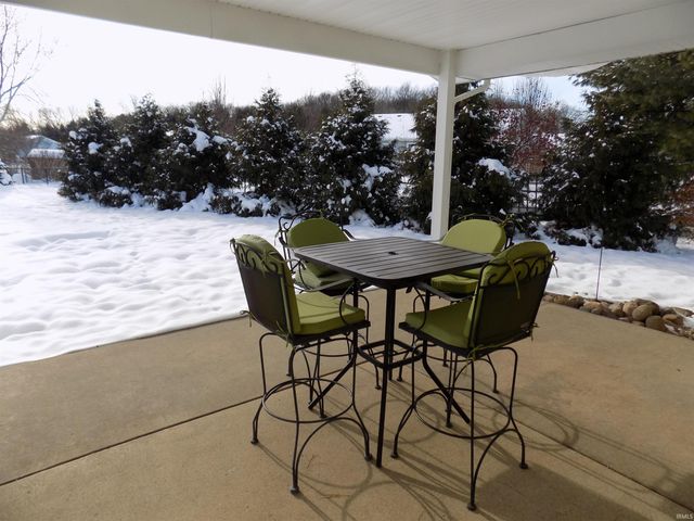 30814 Oakbrook Drive, Granger, IN 46530