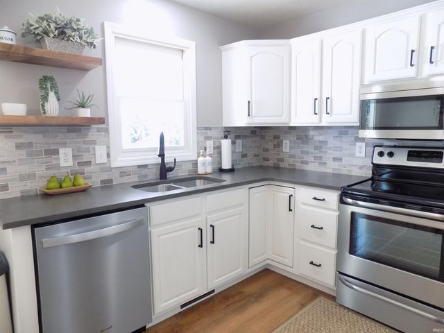 30814 Oakbrook Drive, Granger, IN 46530