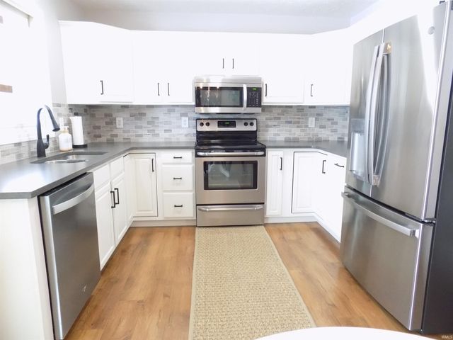 30814 Oakbrook Drive, Granger, IN 46530