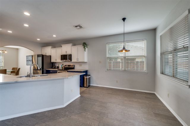 8601 Trailblazer Drive, Cross Roads, TX 76227