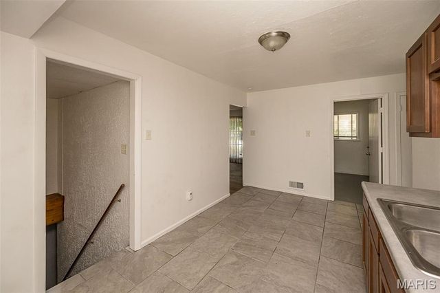 10356 Durness Drive, St Louis, MO 63137