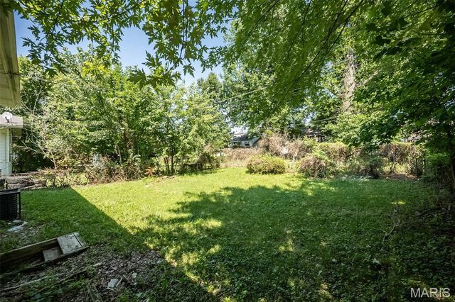 10356 Durness Drive, St Louis, MO 63137