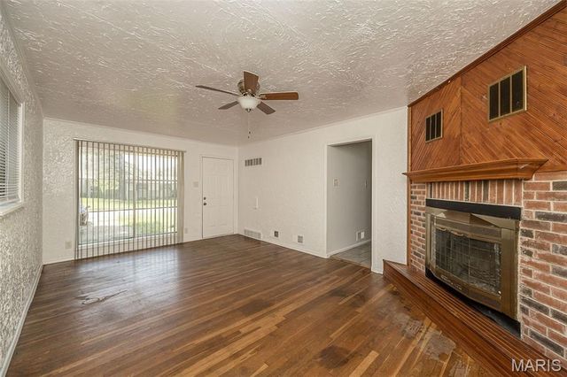 10356 Durness Drive, St Louis, MO 63137