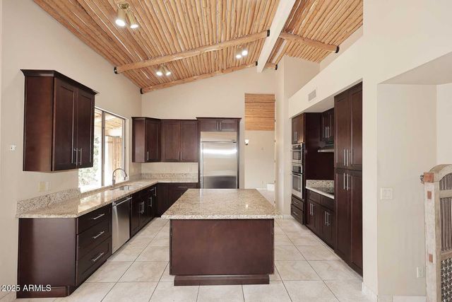 9969 E BAYVIEW Drive, Scottsdale, AZ 85258