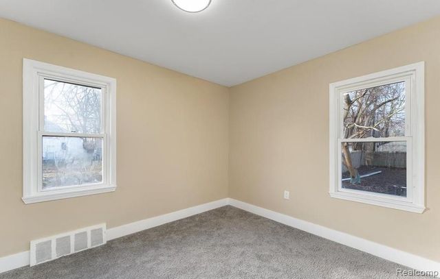 19711 Chapel Street, Detroit, MI 48219