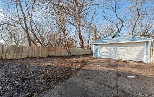 19711 Chapel Street, Detroit, MI 48219