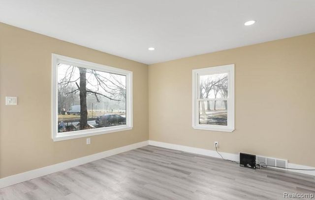 19711 Chapel Street, Detroit, MI 48219