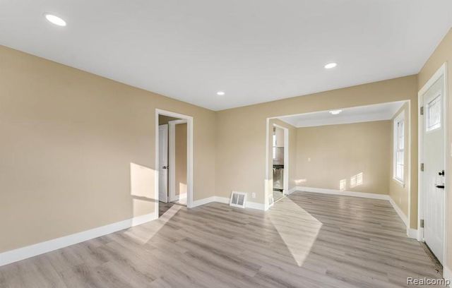 19711 Chapel Street, Detroit, MI 48219