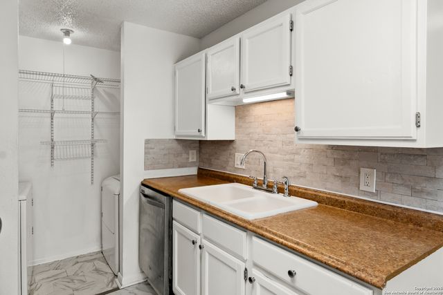 6248 Valley Queen, San Antonio, TX 78250