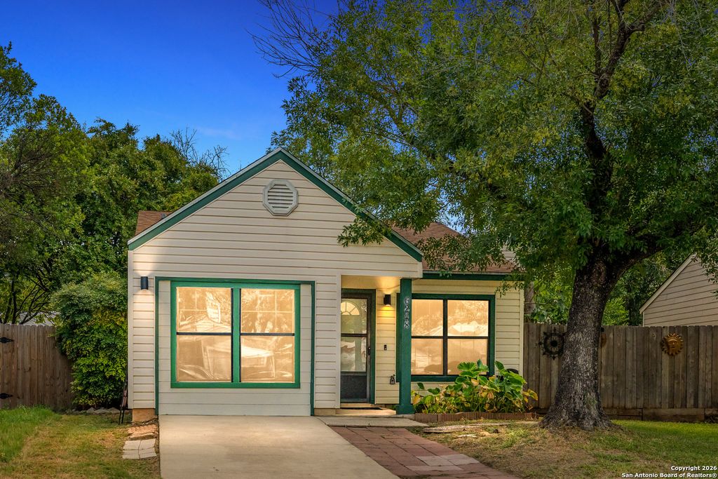 6248 Valley Queen, San Antonio, TX 78250