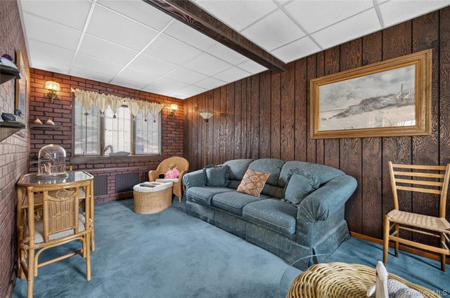 42 Cedar Street, Islip, NY 11751