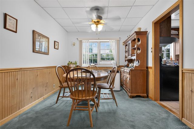 42 Cedar Street, Islip, NY 11751