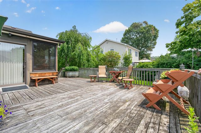 42 Cedar Street, Islip, NY 11751