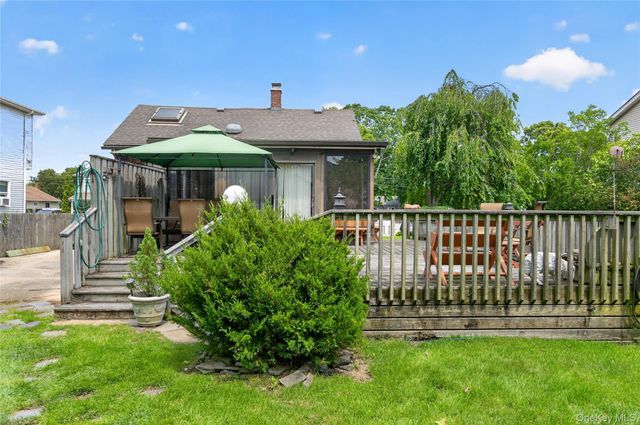 42 Cedar Street, Islip, NY 11751