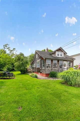 42 Cedar Street, Islip, NY 11751