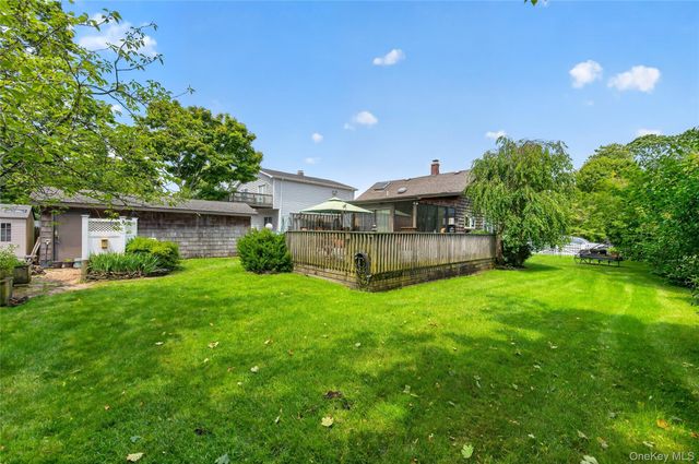 42 Cedar Street, Islip, NY 11751
