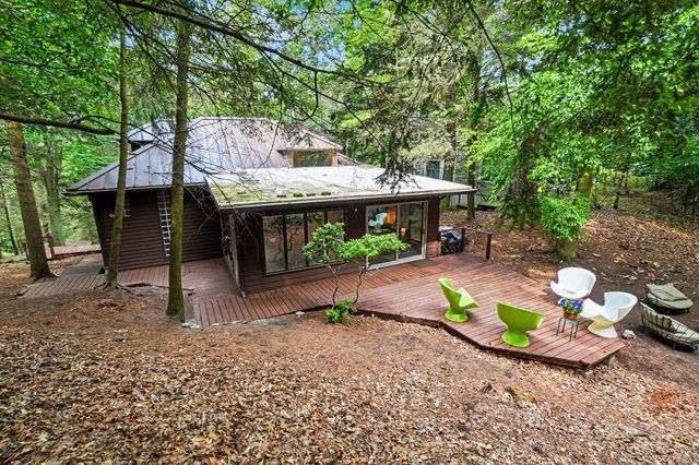 20 Crescent Hill, Grand Haven, MI 49417