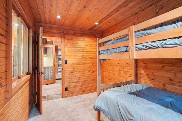 20 Crescent Hill, Grand Haven, MI 49417