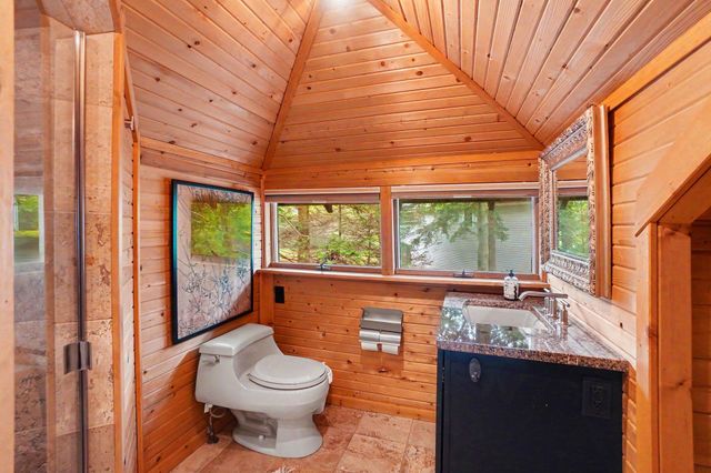 20 Crescent Hill, Grand Haven, MI 49417